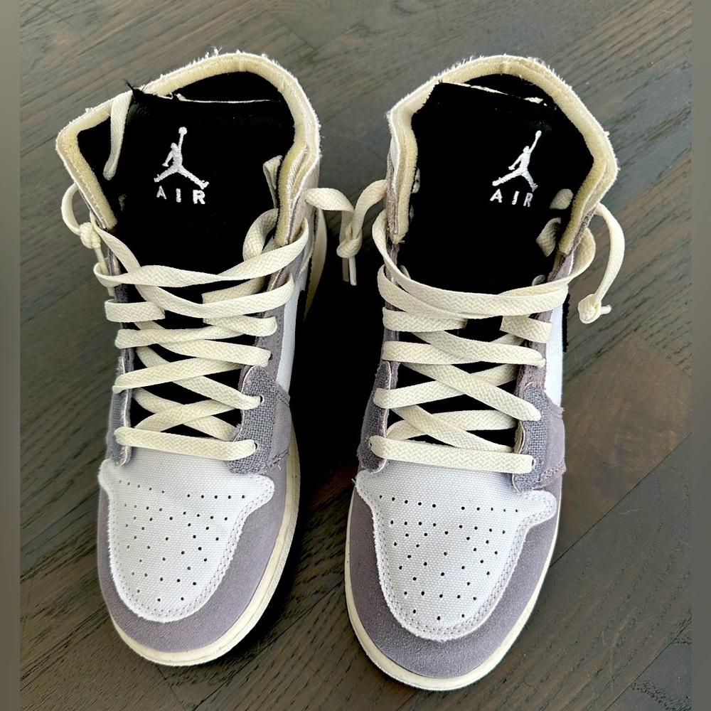 Nike Air Jordan size 6Y